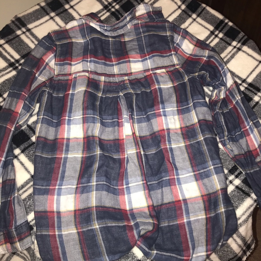 Cute plaid button up!